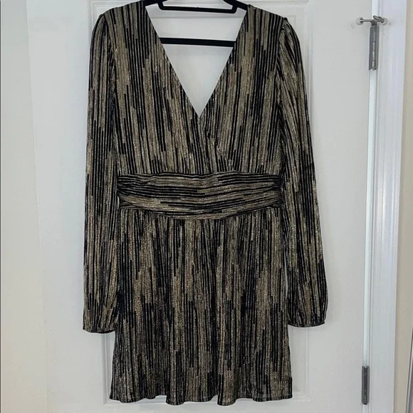 Lilly Pulitzer Riza Black and Gold metallic Romper Dress - Picture 6 of 13